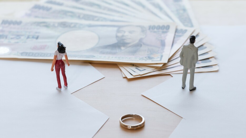 結婚したら、夫のお金は私のお金…欧米人からは首をかしげられる日本人の価値観。「夫婦の財布は1つ」の慣習にある、経済的リスク【中央大学教授が解説】