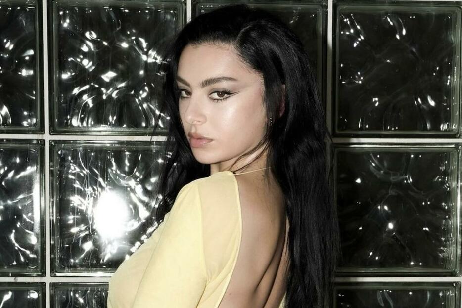 チャーリーXCX　charli_xcx-Instagram