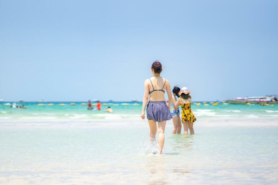 今度、子どもと「海水浴」に行きます。「海の家」の料金が高く感じるのですが、使用するメリットって何でしょうか？