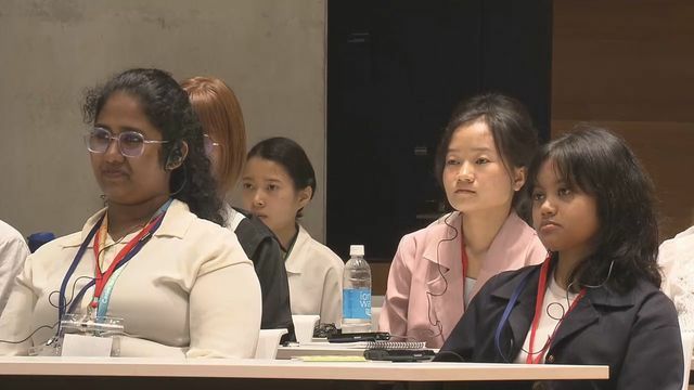 アジア女子大学の学生ら