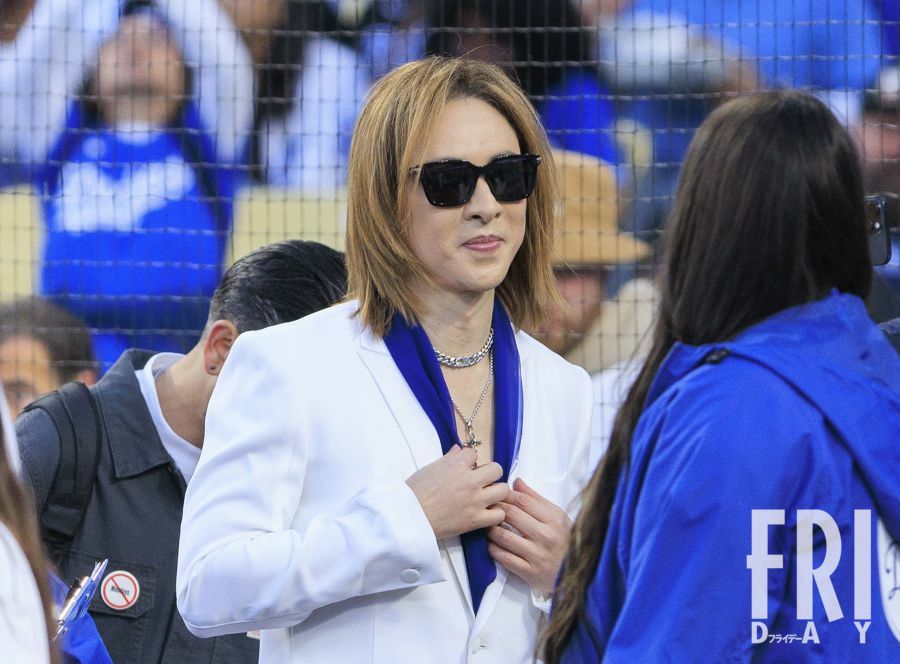 ４月にドジャースタジアムに現れたYOSHIKI