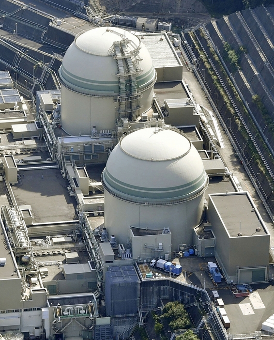 関西電力高浜原発の3号機（奥）と4号機＝福井県高浜町