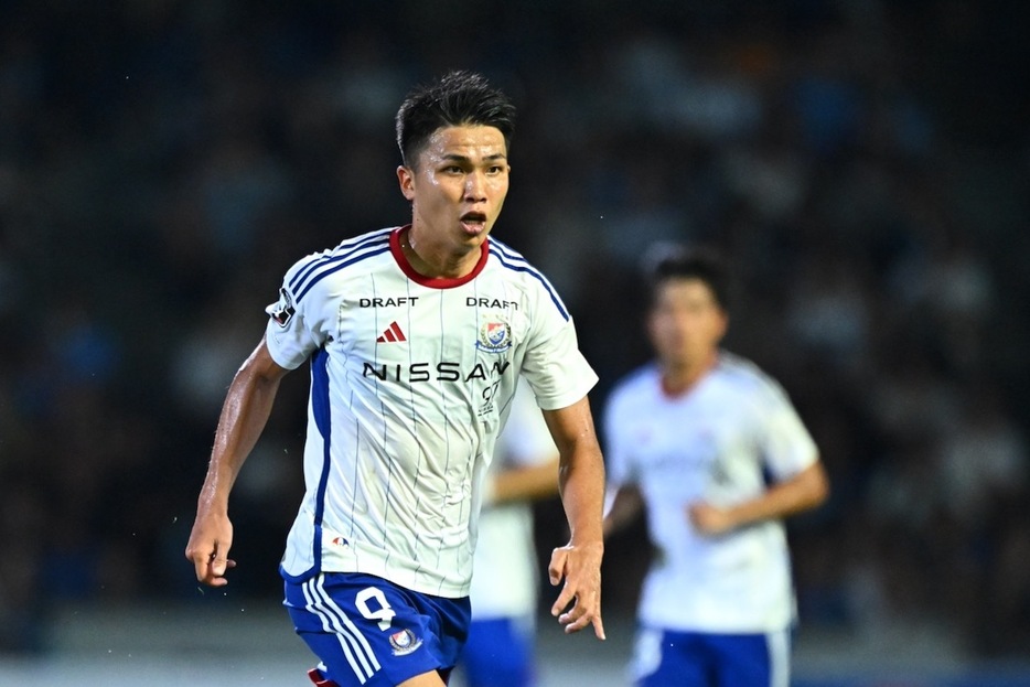 西村拓真が前線で見せたアンデルソン・ロペスとのコンビネーションが冴えた（写真◎J.LEAGUE）