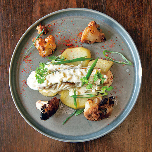 「Lieu Noir, Pommes de Terre Fondantes, Choux Fleurs rôtis au Miso,Crème de Moules」