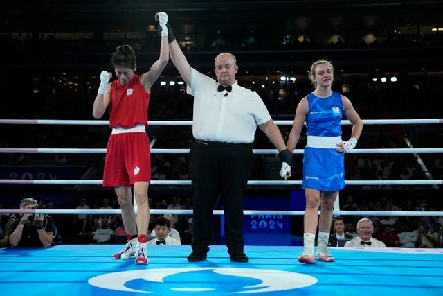 台湾の林選手が決勝戦を制し金メダルを手にした（8月10日、写真：AP/アフロ）