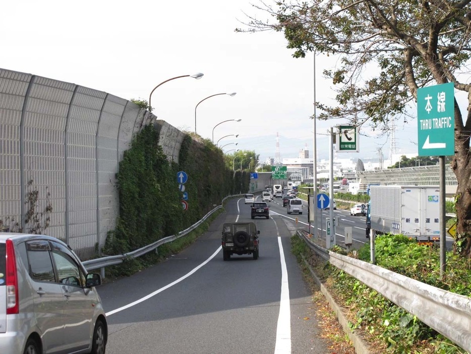 合流車線でしっかりと加速するなど、本線への合流は注意点も多い