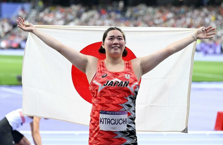 パリ五輪の女子やり投げ決勝で65㍍80を記録し、マラソン以外では日本女子初となる陸上の金メダルを獲得した北口榛花（Photo/Getty Images）