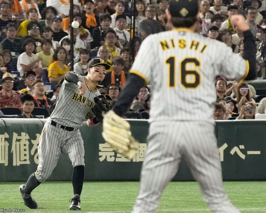 阪神・佐藤輝明　(C)Kyodo News