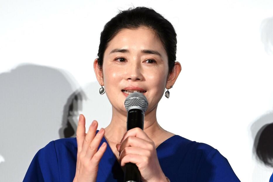 映画「ブルーピリオド」初日舞台あいさつに出席した石田ひかりさん