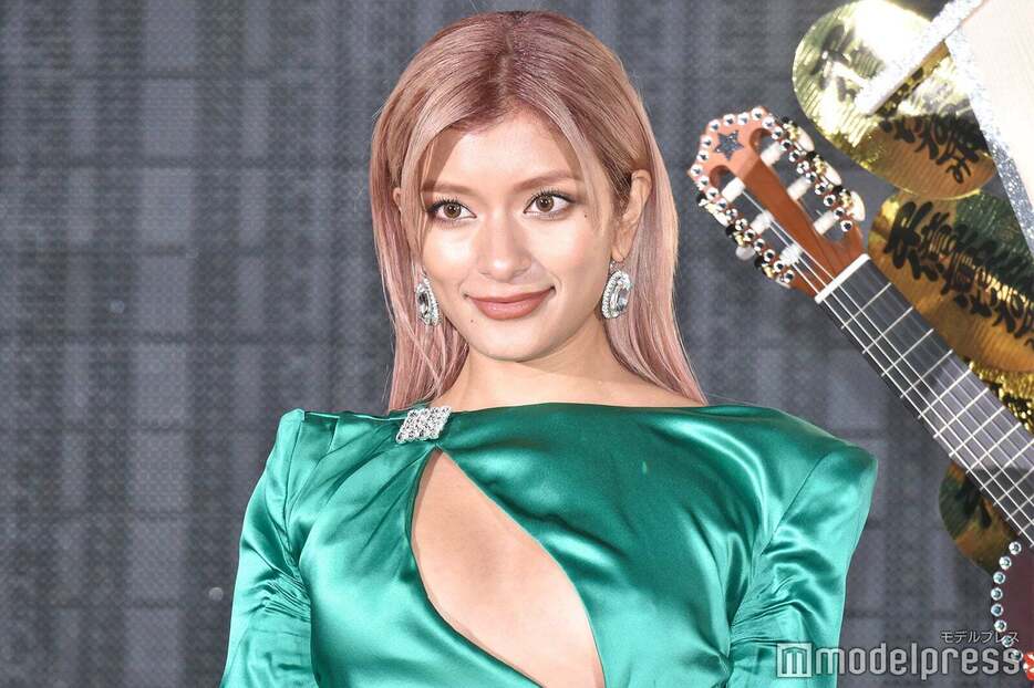 ローラ