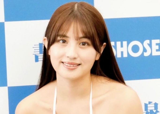 　初写真集の発売会見を開いた花咲楓香