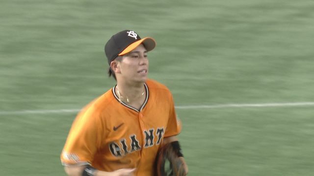 ベンチに向かう門脇誠選手(画像：日テレジータス)