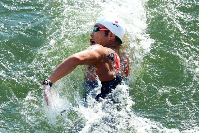 セーヌ川を泳ぐ南出大伸選手（写真：西村尚己/アフロスポーツ）