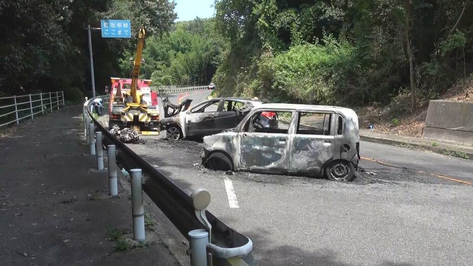 車とバイク４台絡む事故　３台が燃える　バイクの男性が死亡　広島・尾道市