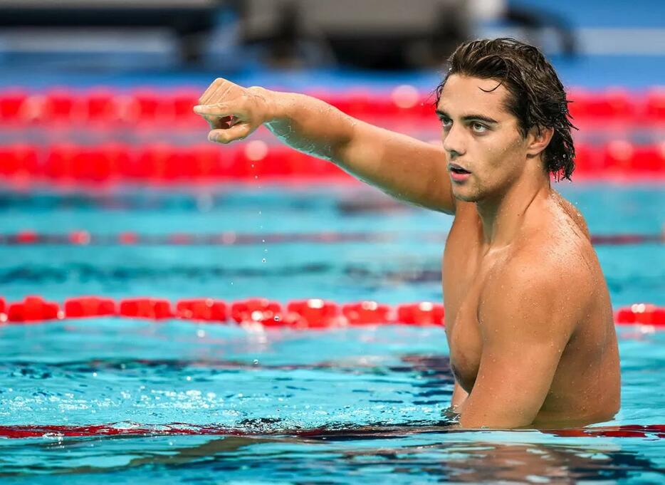 photography: Getty Images オリンピックの100m背泳ぎで金メダルを獲得したトマス・チェッコン。（パリ、2024年7月29日）