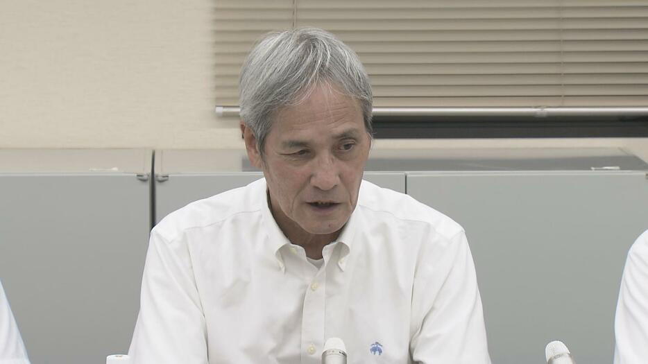 裁判後に会見を行う父・敏さん