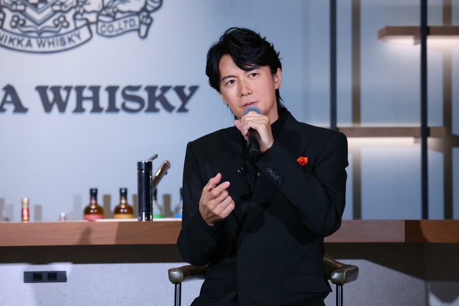 ニッカウヰスキーのフラグシップバー「THE NIKKA WHISKY TOKYO」のオープニングセレモニーに出席した福山雅治さん