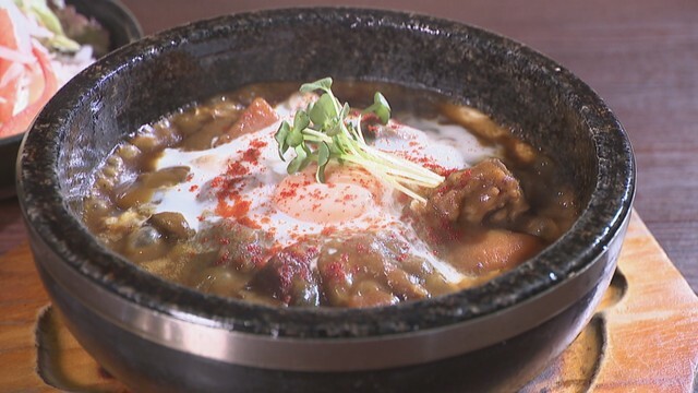 炭火焼肉 味道源の「石焼カレー」1320円