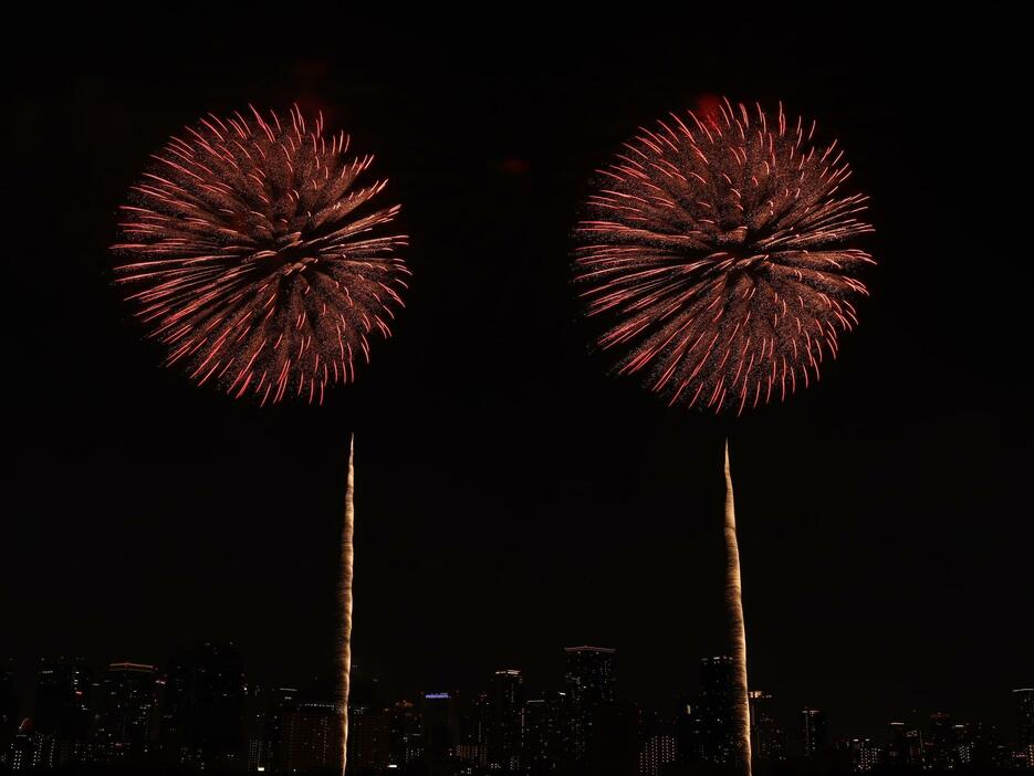 なにわの空を彩る花火