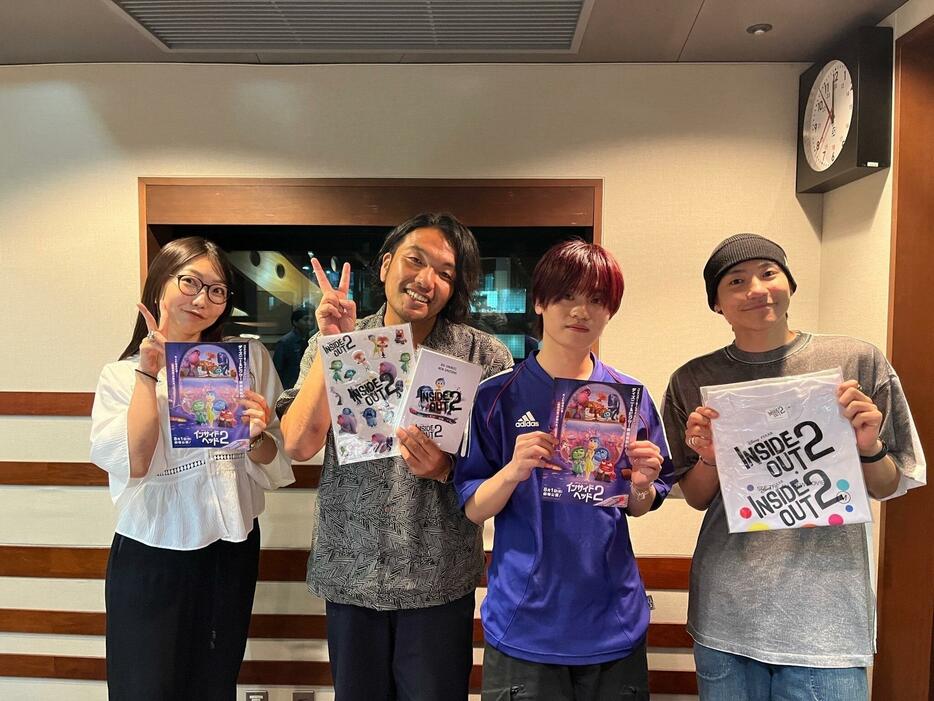 （左から）COCO教頭、盛山晋太郎さん、KAIRYUさん、こもり校長