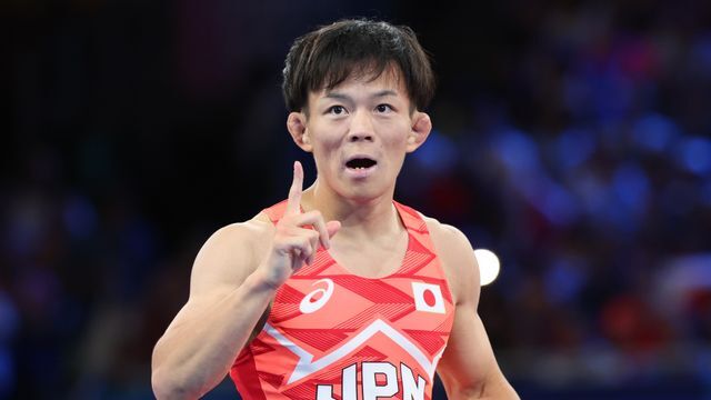 準決勝で勝利し8年ぶりのメダルを確定させたレスリング日本代表の樋口黎選手(写真:YUTAKA/アフロスポーツ)