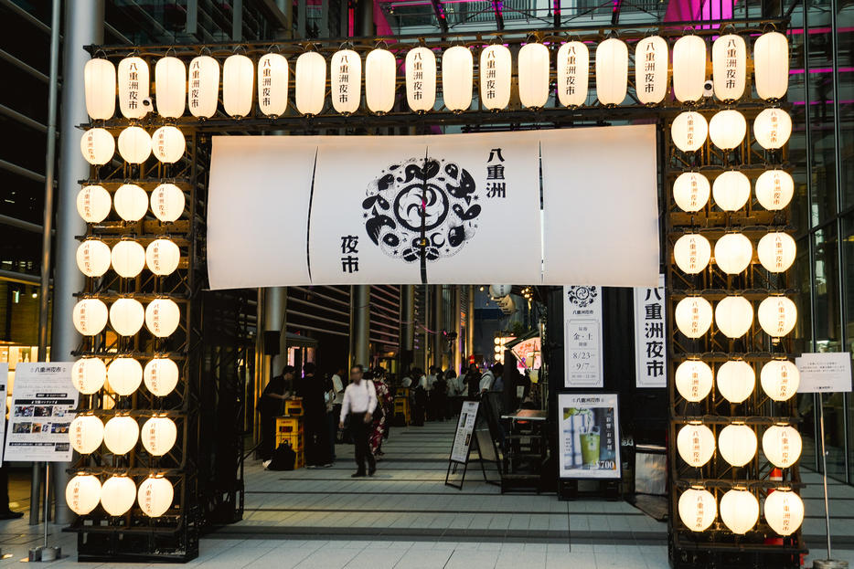 東京ミッドタウン八重洲にて金・土曜日に開催される納涼イベント「八重洲夜市」（～9月7日）