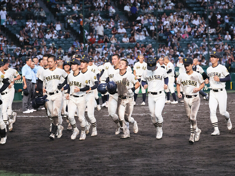 準々決勝で神村学園に敗れたが、93年ぶりのベスト８入りを果たした大社ナイン　photo by Ohtomo Yoshiyuki