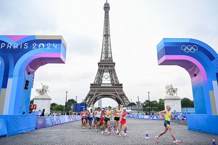 競歩やサイクリングのコースの一部にもなっているエッフェル塔付近。(C) Getty Images