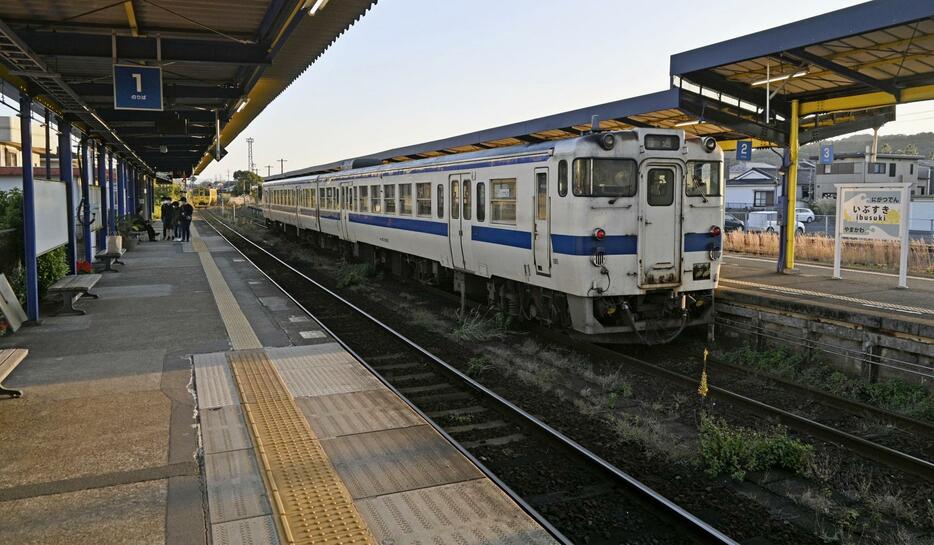 JR指宿枕崎線の指宿駅＝2023年12月、鹿児島県指宿市