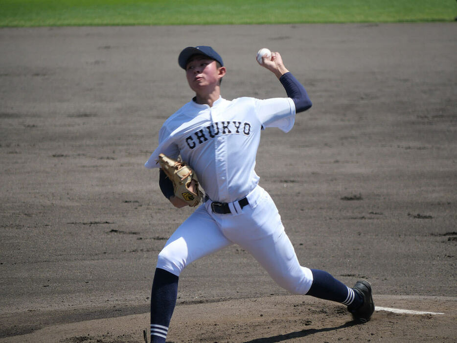 中京大中京の中井遥次郎投手（写真提供・プロアマ野球研究所）