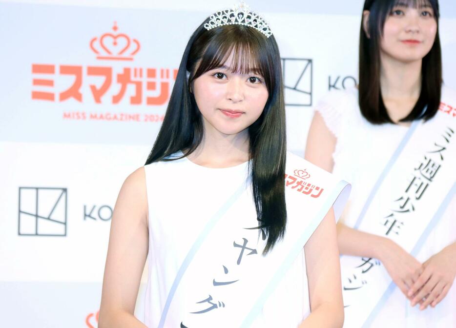 「ミスマガジン2024」のミスヤングマガジンに選ばれた山本杏さん