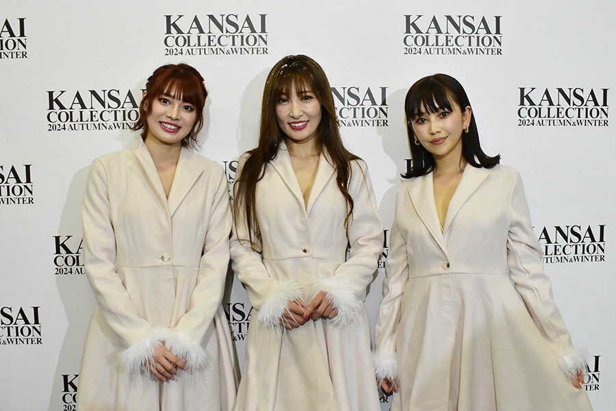 『KANSAI COLLECTION 2024 AUTUMN＆WINTER』の囲み取材に登場した（左から）藤田いろは、熊田曜子、椎菜貴妃（8月1日・大阪市内）