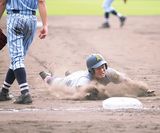 6回裏に飛び出した仙台育英・佐藤将太の同点三塁打