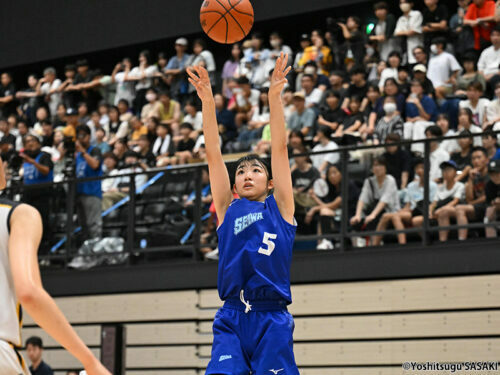 チームとして積極的にシュートを放った聖和学園の阿部友愛 [写真]＝佐々木啓次