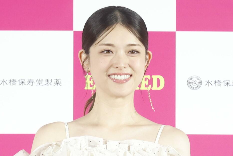 まつげ美容液「EMAKED新CM＆新パッケージ発表会」に出席した松村沙友理さん