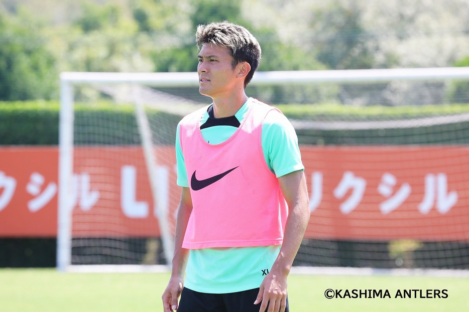 鹿島アントラーズのトレーニングを行なう田川亨介（写真◎KASHIMA ANTLERS）