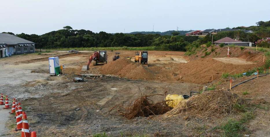 整地が進む西之表市の隊員宿舎用地＝１２日、同市西之表