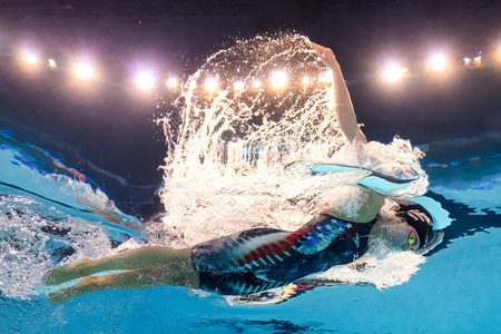 パリ五輪、競泳女子200メートル準決勝。レースに臨む米国のリーガン・スミス（2024年7月31日撮影）。