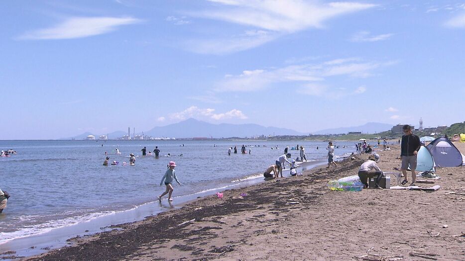 新潟県上越市の「なおえつ海水浴場」（8月2日）