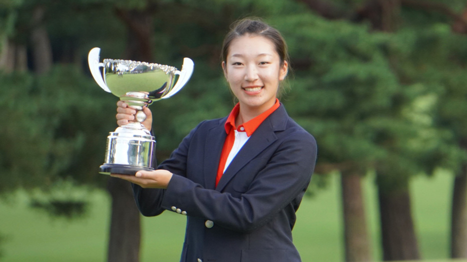 女子15～17歳の部を制した長澤愛羅選手（写真：ゴルフネットワーク）