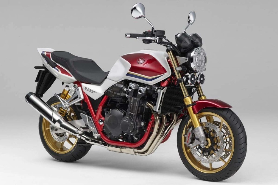 2024年5月に発売されたCB1300SF SP（パールサンビームホワイト　193万6000円）。2023年モデルとして設定された30周年記念車に近いカラーで、伝統の白×赤と赤フレームが特徴。継続色の青合わせ、2色を設定。