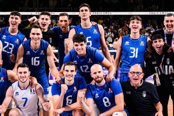 イタリア代表としてパリ五輪に出場したボットロ（12番）が来日した。(C) Volleyball World