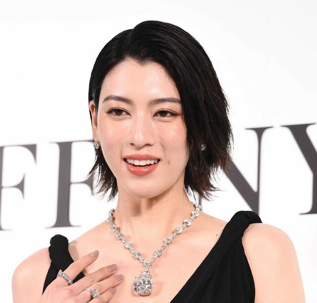 ティファニーのパーティーで、美しい姿を披露した三吉彩花さん＝2023年撮影