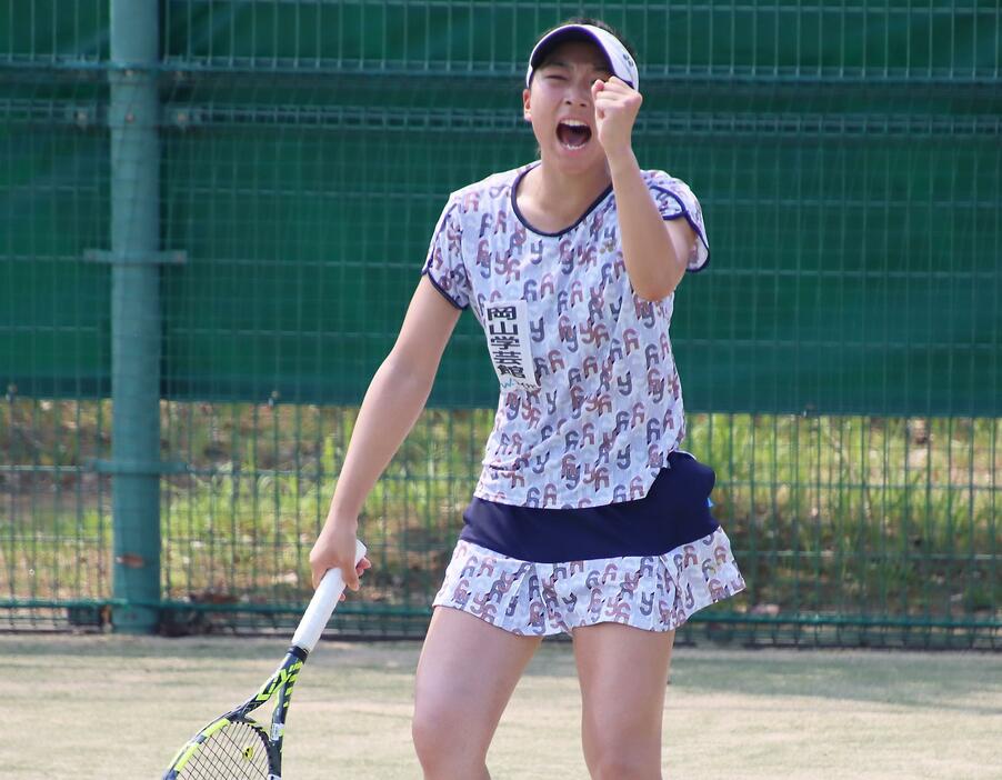 岡山学芸館の中島莉良[画像/tennis365.net]