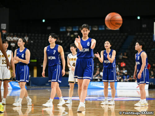 インハイ準決勝まで勝ち上がった昭和学院。中央は山下絵伶奈［写真］＝佐々木啓次