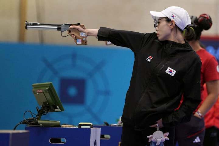 パリオリンピックの射撃・女子10mエアピストル個人で銀メダルを獲得した韓国のキム・イェジ選手　REUTERS