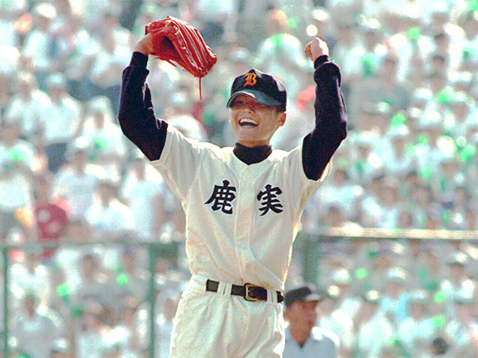 1998年夏の甲子園で史上21人目のノーヒット・ノーランを達成した鹿児島実業の杉内俊哉　photo by Sankei Visual