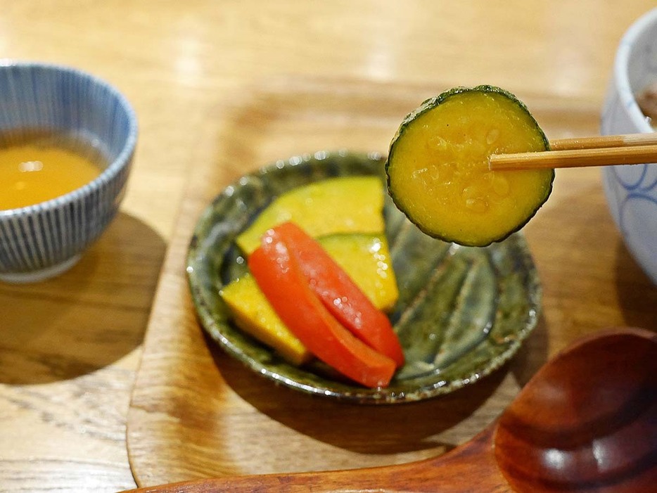 お客さんの要望により年中夏野菜を使っているそう