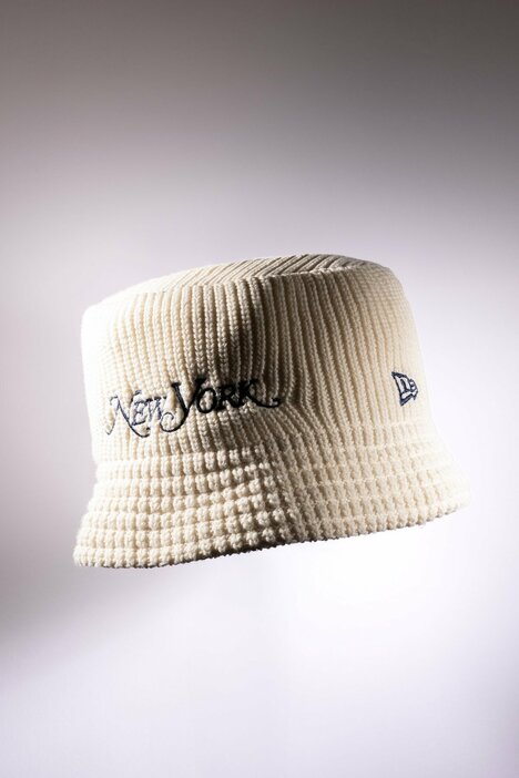 「Knit Bucket」5060円／ニューヨークマガジン × ニューエラ（ニューエラ）