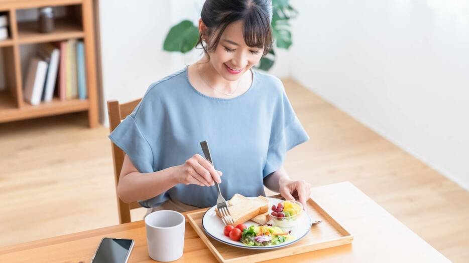 〈暑い日の体調不良〉食欲がない時、冷たいものを食べるべき？温かいものを食べるべき？栄養士が解説